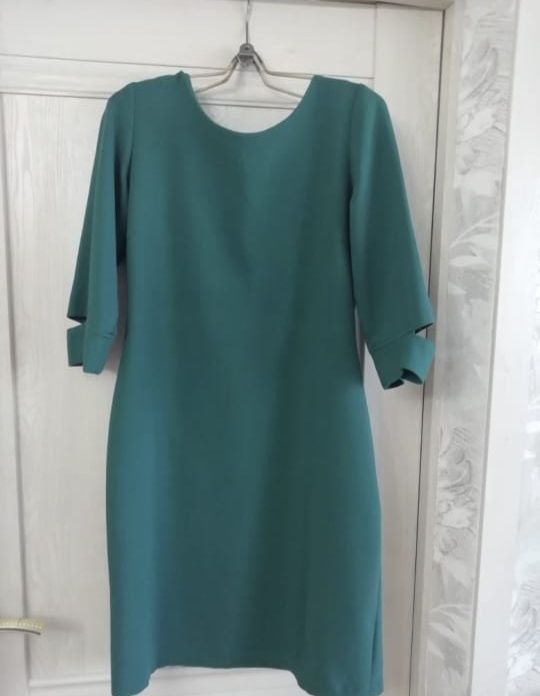 Продам платья размер 42