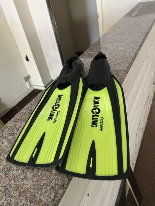 Labe de înot Aqua Lung Caravelle mărimea 36–37, stare impecabilă