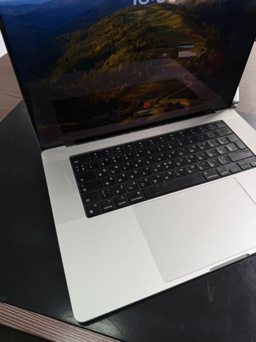 MacBook pro 16 M3 pro 18gb/512gb