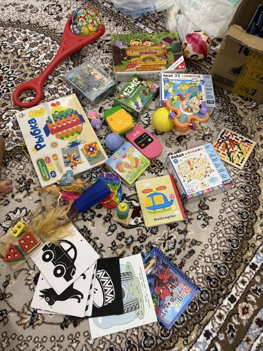 Игрушки отдам за 1 кг яблоко