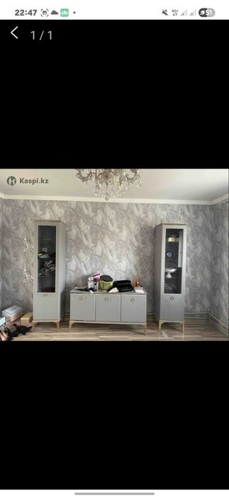 Горка для гостиной в отличном состоянии