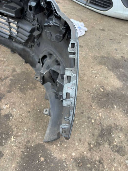 Bara fata Citroen C4 an 2011