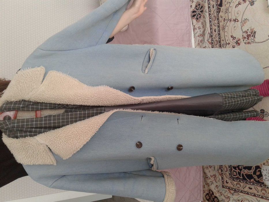 Продаю пальто и юбку производства Кореи.