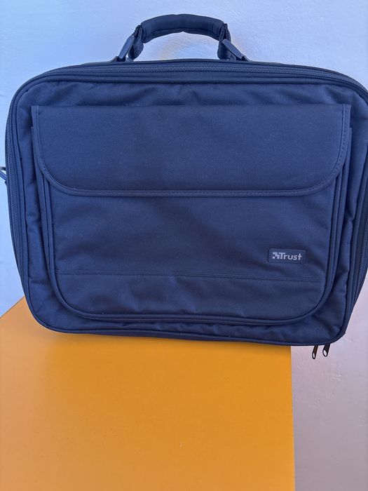 Продавам Лаптоп Asus 15 inch-като Нов!