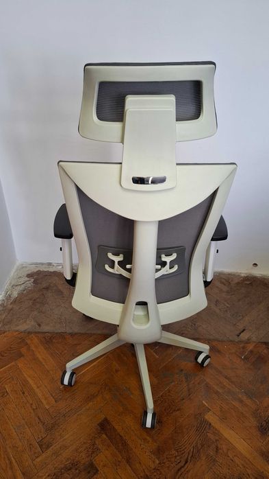 Ергономичен офис стол