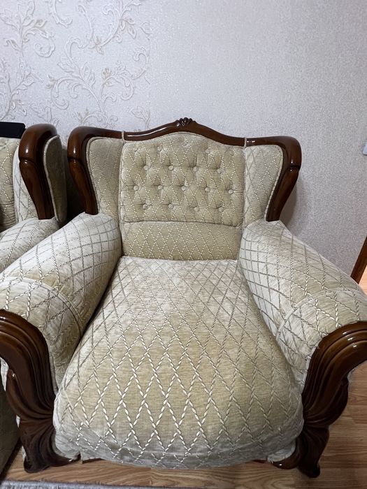 Угловой диван и кресло