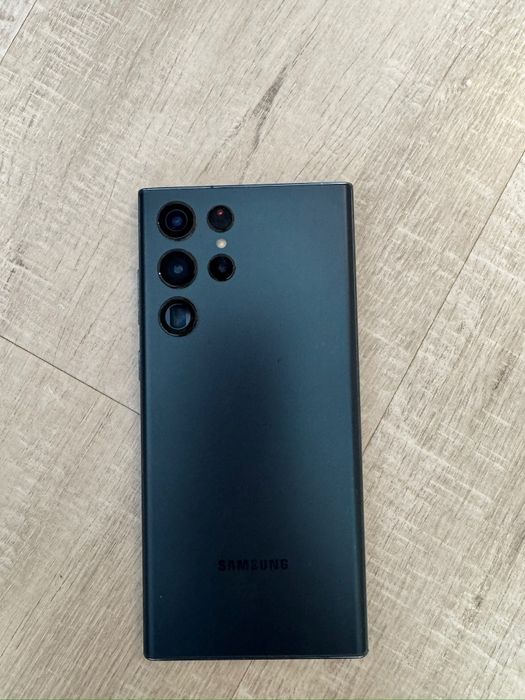 Vând Samsung S22 Ultra