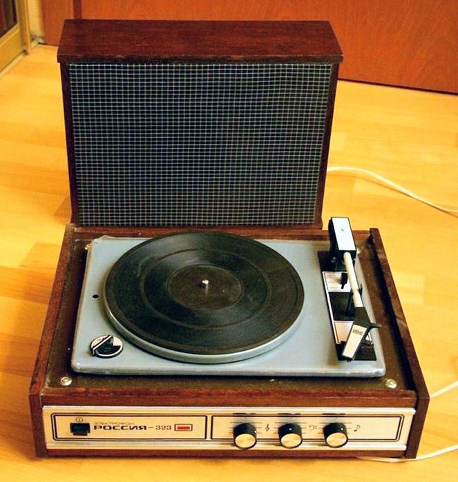 Проигрыватель Россия 323