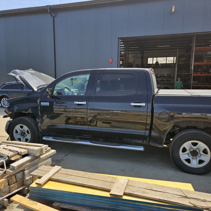 ТОЙОТА ТУНДРА Платинум Toyota tundra
