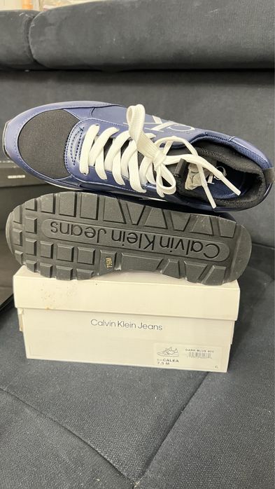 Женские кроссовки Calvin Klein