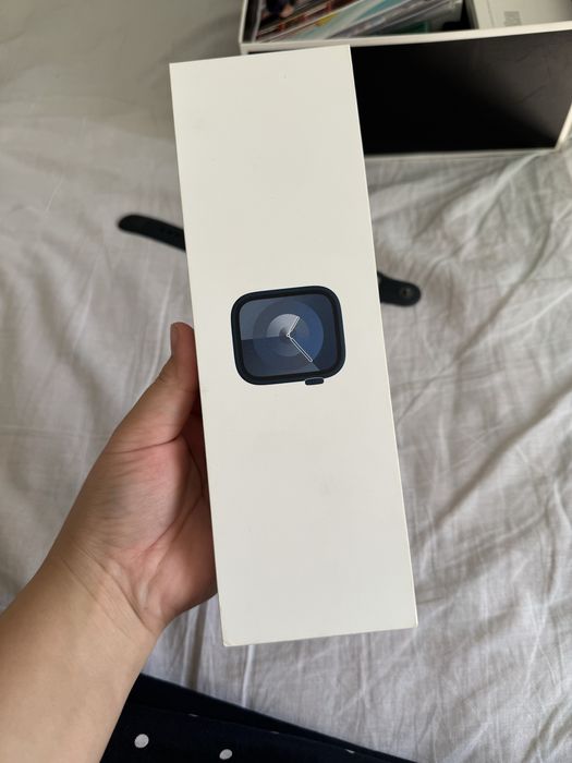 Продам Apple Watch 9