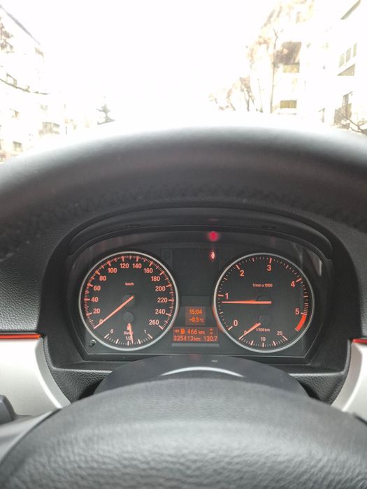 BMW 3 Series 2010 — imagine 5