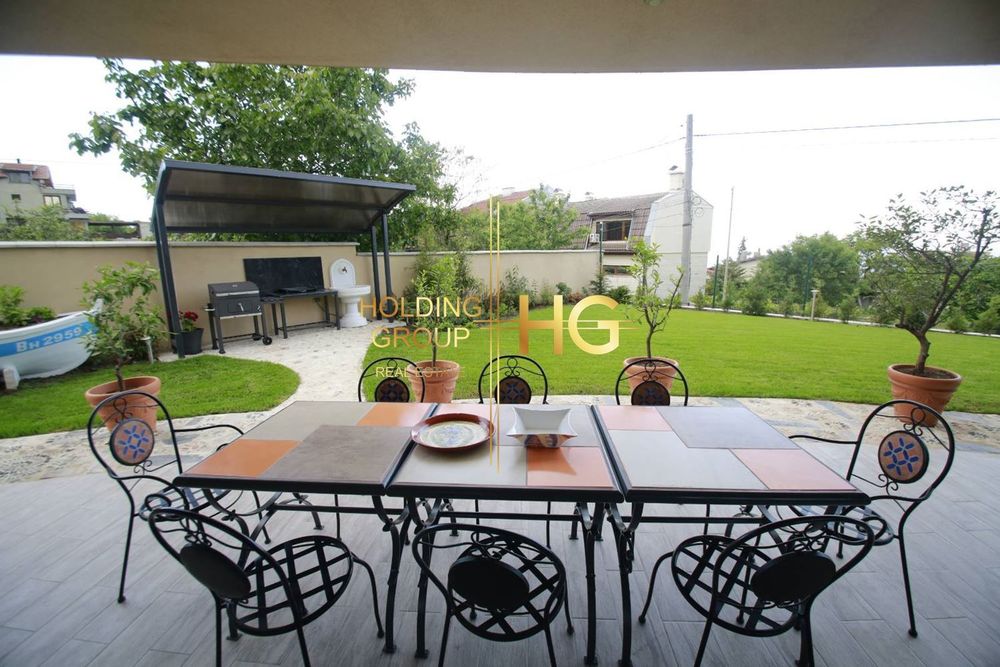 Продава се Къща в Варна, м-т Траката - 800 кв.м за 2150 €/кв.м - Снимка #1