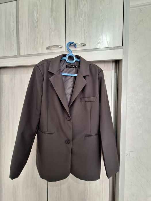 Пиджак новый производство китай размер М