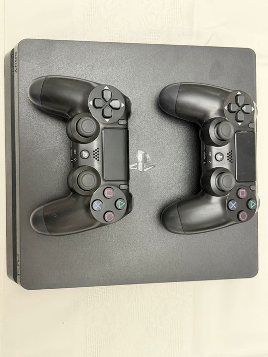 Продам ps4 slim pro