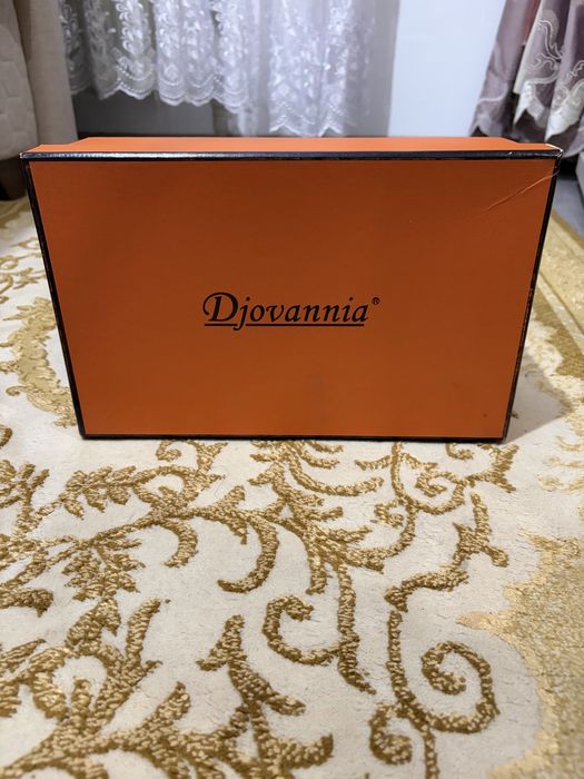 Срочно продам туфли новый