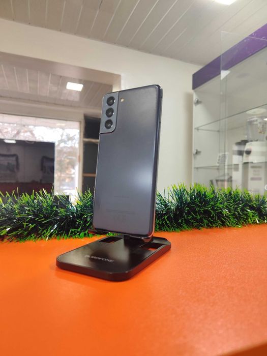 Продаю Samsung Galaxy S21 Ultra с памятью 8/256 GB