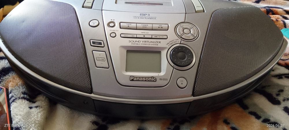 Vînd casetofon Panasonic