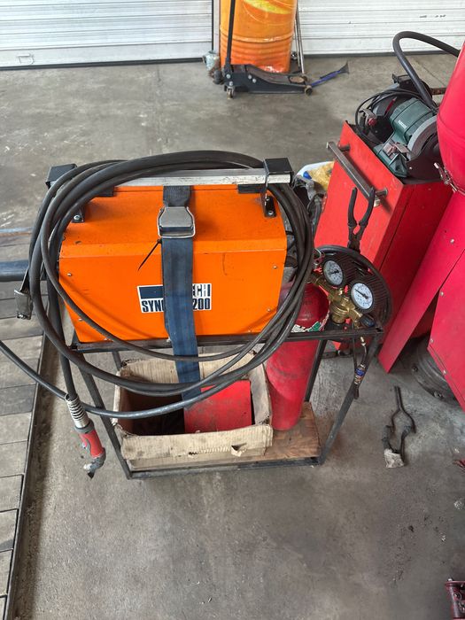 Synchro Комбиниран телоподаващ апарат и електрожен