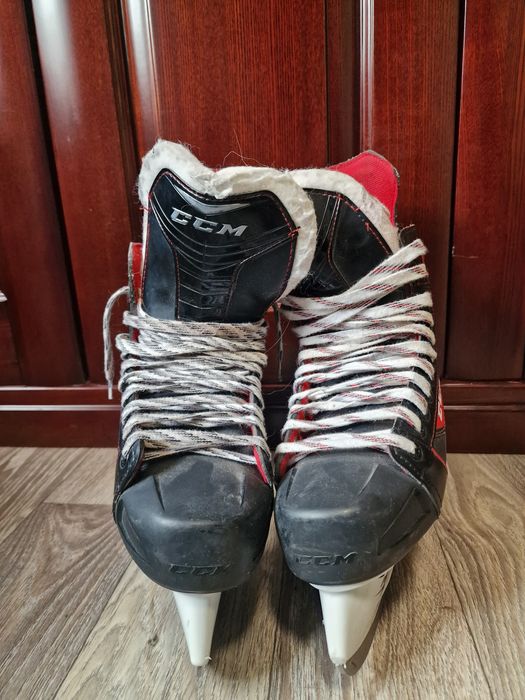 Хоккейные коньки CCM