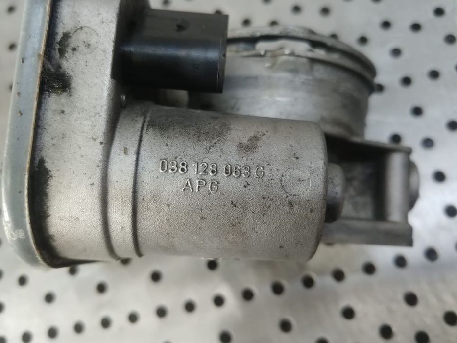 clapeta acceleratie 1.9 tdi 2.0 tdi vw golf 5 seat leon altea vw touran skoda octavia 2   038128063g
