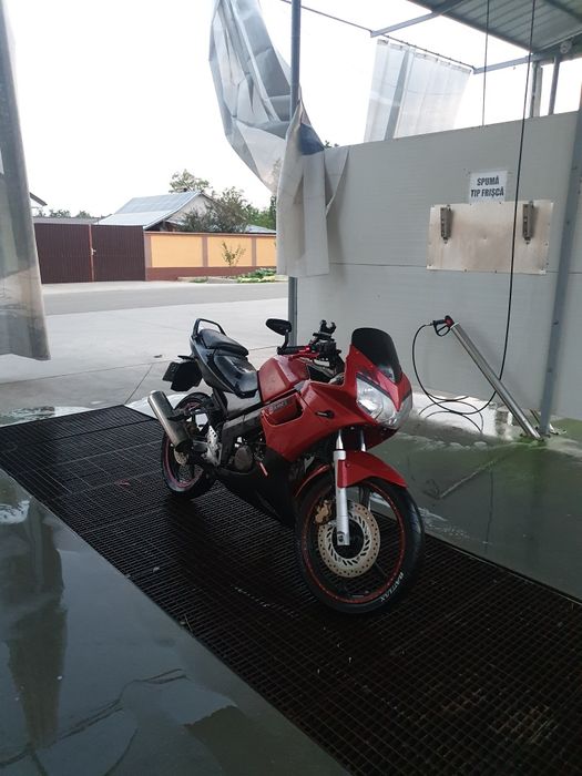 Vând honda cbr 125r 2004