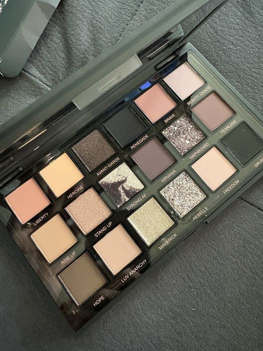 Huda Too Faced Sol de Janeiro