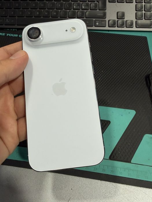 Vand iphone 17 air blue 256gb baterie 100%