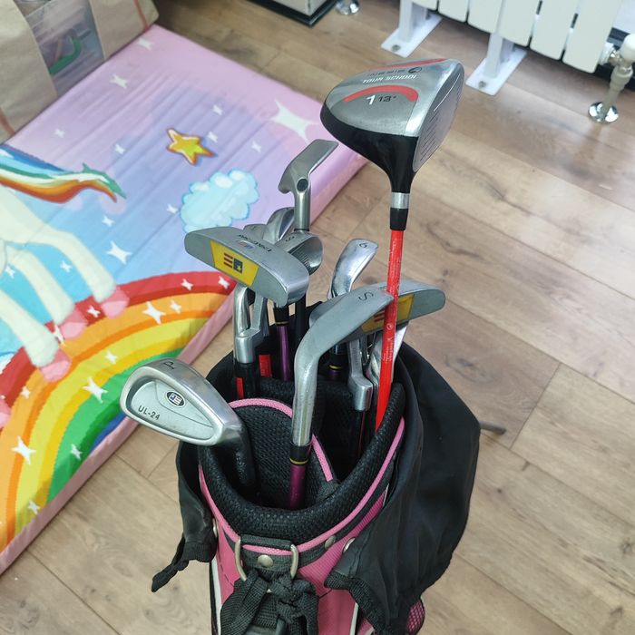 Продаем набор клюшек для гольфа