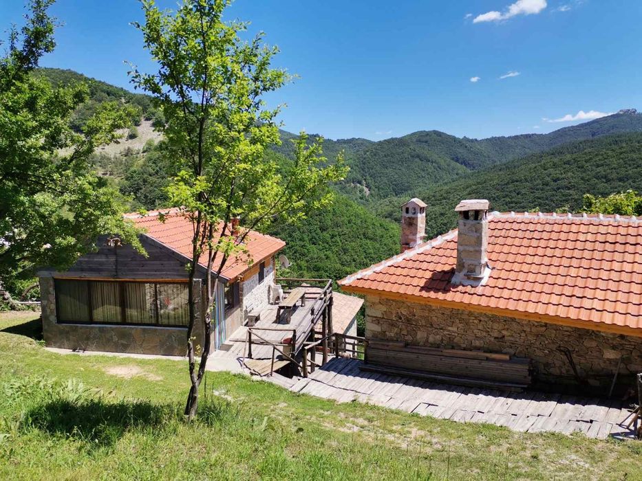 Продавам  три къщи в Сини връх - Чотрова  махала