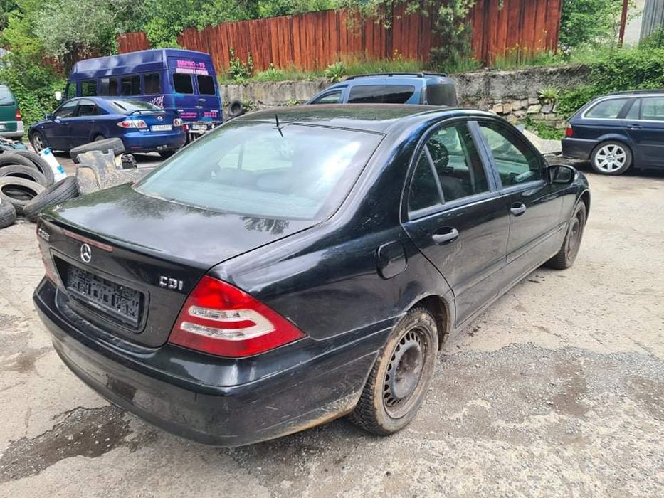 Mercedes W203 C220CDI 143кс ръчка седан НА ЧАСТИ!