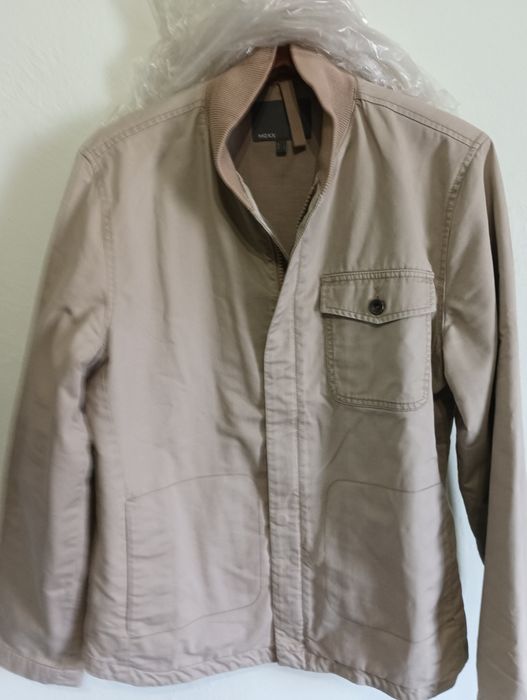 Куртки, бомбер хаки, джинсовка.