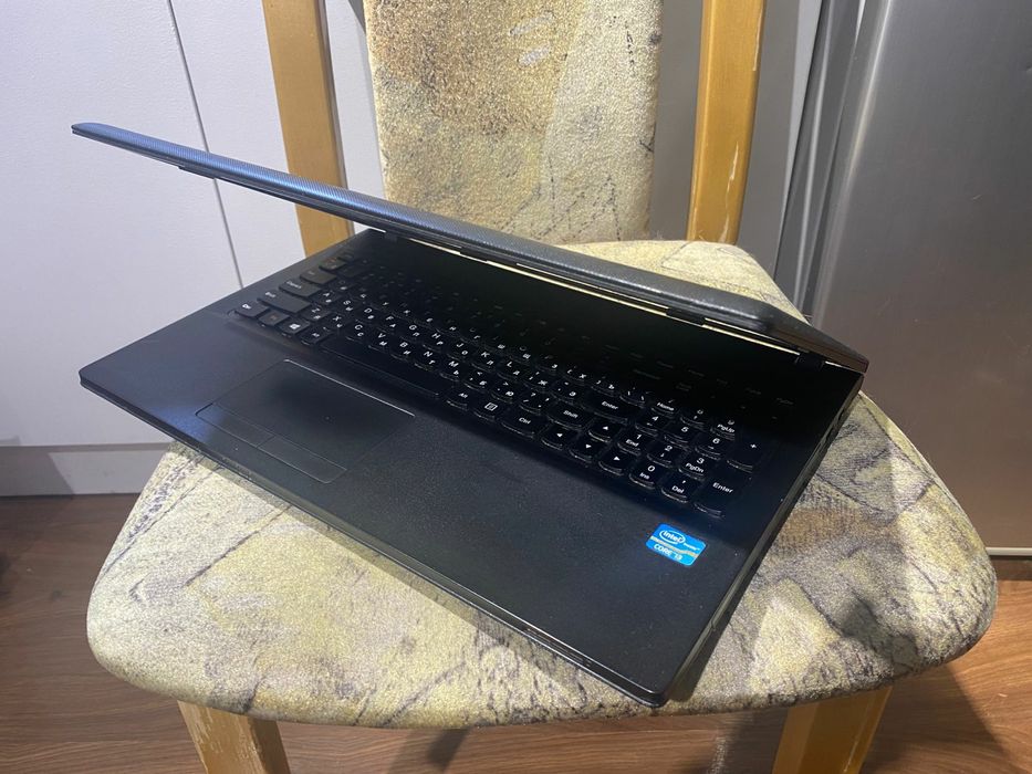 Lenovo intel core i3/SSD/AKБ держит