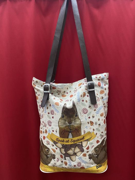 Чанта DOGO Original Design – модел Look at Squirrel