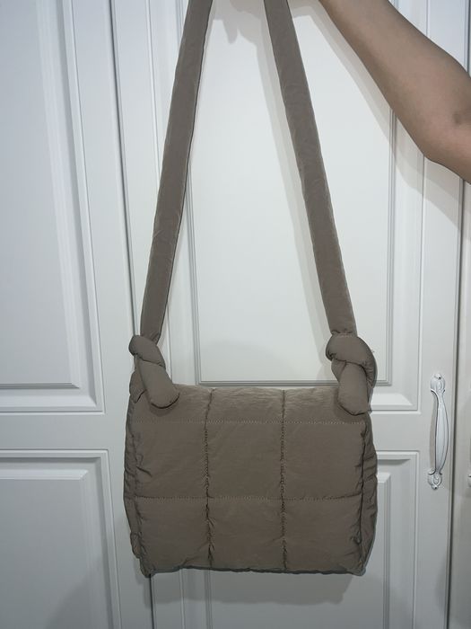 Продаю оригинальные сумки от бренда “Charles & Keith”