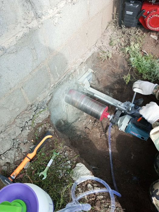 Алмазное бурение, (сверление)