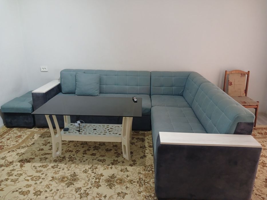 Срочно продаётся уголок диван