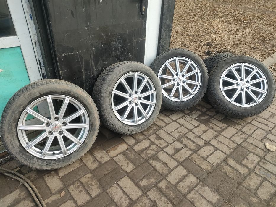 Продам комплект дисков в сборе на Тойоту и Лексус