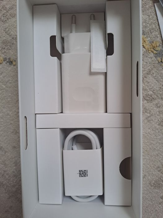 Новый смартфон Honor 128гб.