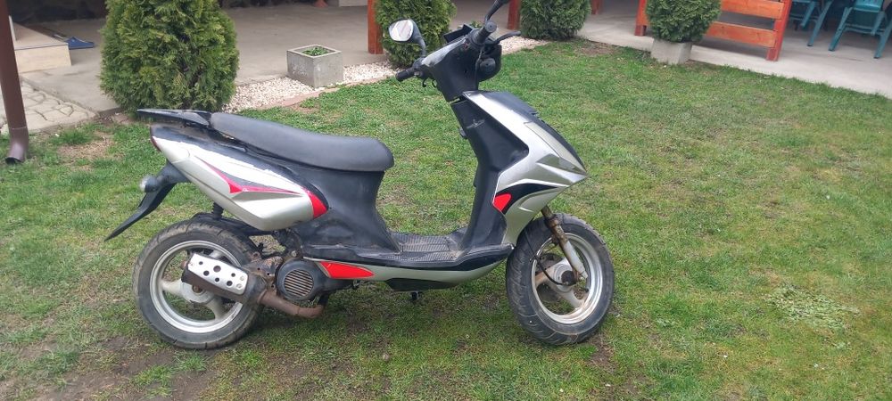 Vând Aprilia sr1 și cpi