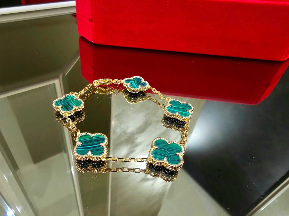 Van Cleef & Arpels VCA Rose Gold Green Vintage Alhambra Дамска Гривна