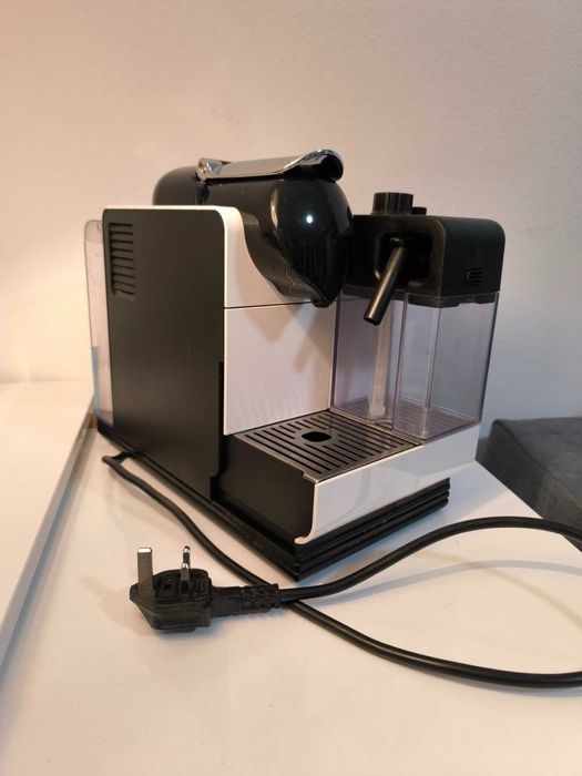 Кафемашина DeLonghi Nespresso