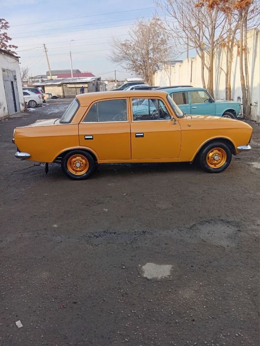 Автомобиль Москвич412