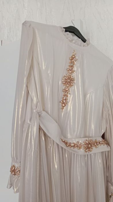 Продам платье ручной работы