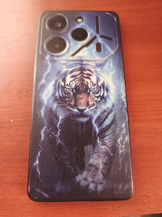 Продам телефон за 55000т Tecno pova 6 por 5G в хорошем состоянии