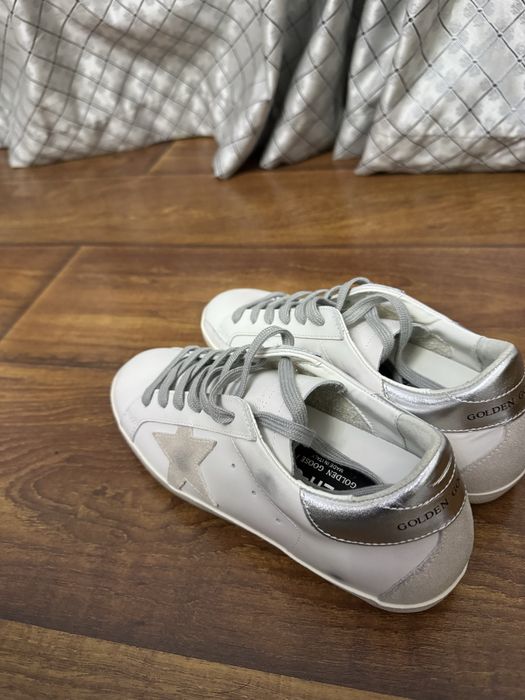 Кроссовки женские