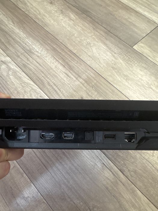 Playstation 4 pro 1 tb
