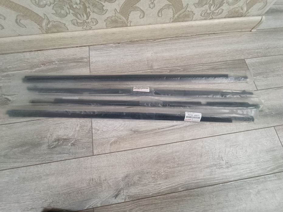 Молдинг двери уплотнитель стекла Prado 150 Прадо 150