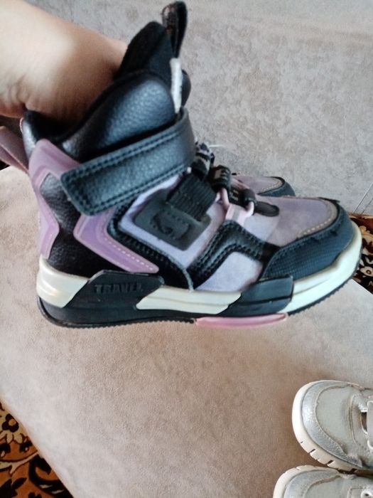 Ботинки на флисе 28р,24р