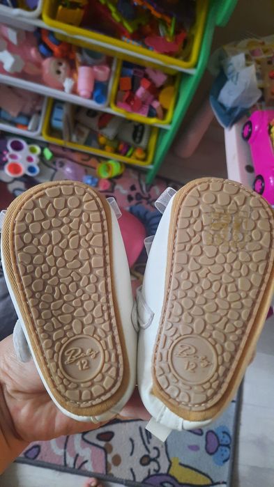 Продаются детские туфли